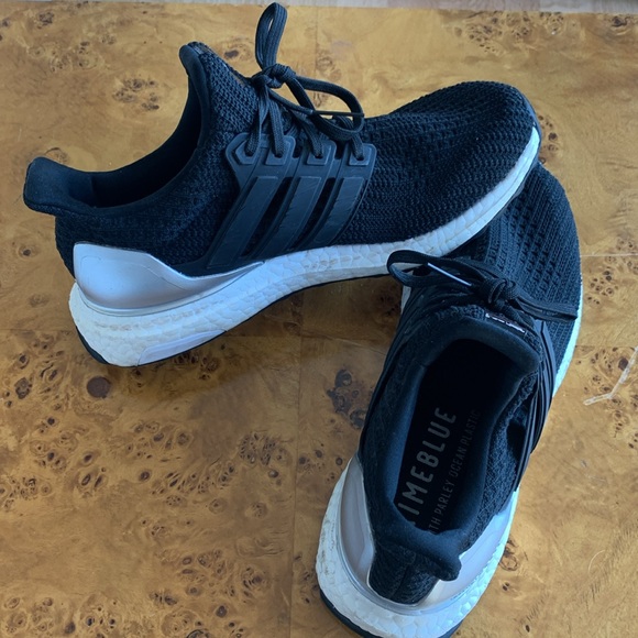 adidas gazelle silver green womens adidas Ultraboost 4.0 DNA Shoes Black FZ4010 main image 0
